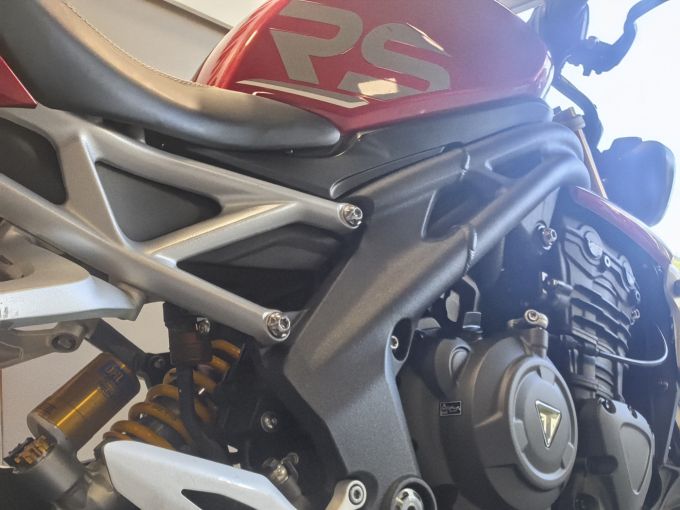 TRIUMPH SPEED TRIPLE 1200 RS 4