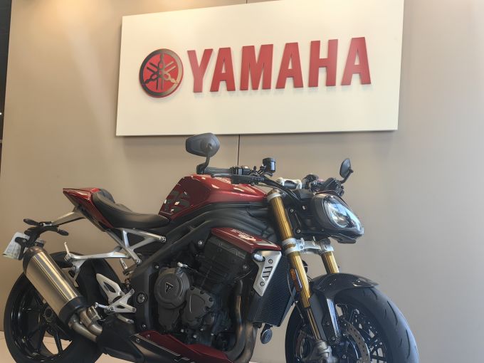 TRIUMPH SPEED TRIPLE 1200 RS 4