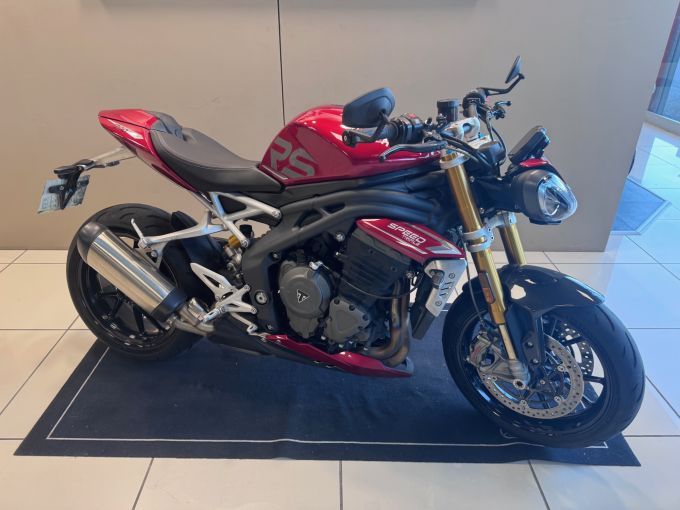 TRIUMPH SPEED TRIPLE 1200 RS 4