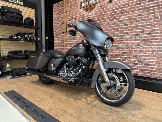 HARLEY-DAVIDSON TOURING STREET GLIDE 1690 4