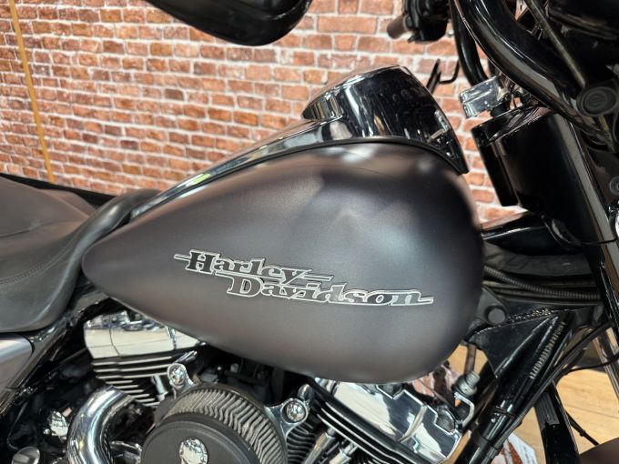 HARLEY-DAVIDSON TOURING STREET GLIDE 1690 4
