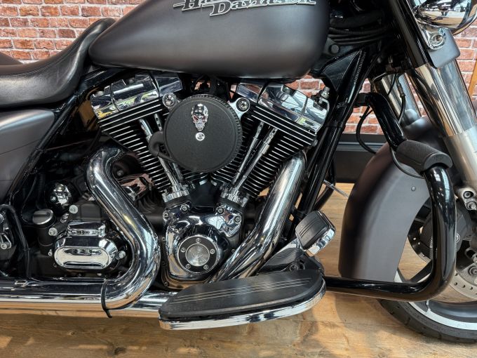 HARLEY-DAVIDSON TOURING STREET GLIDE 1690 4