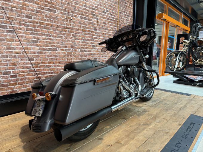 HARLEY-DAVIDSON TOURING STREET GLIDE 1690 4
