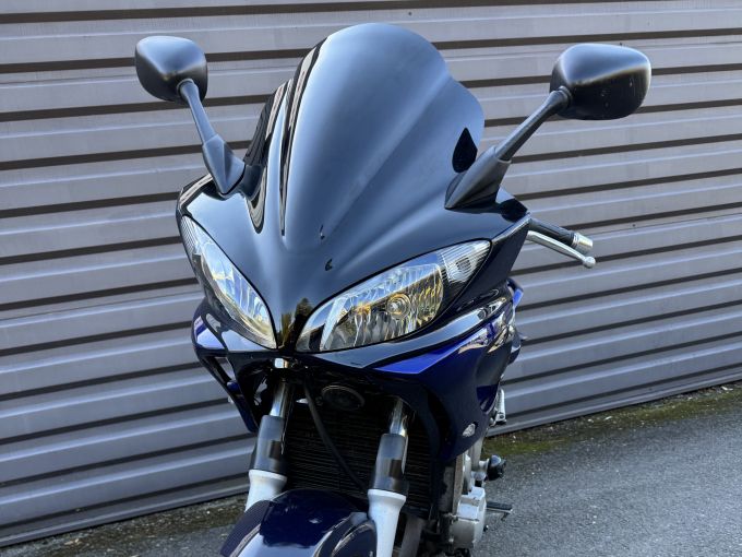 YAMAHA FZ6 600 FAZER 4