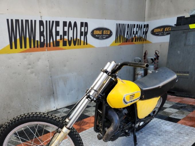 YAMAHA YZ250 4