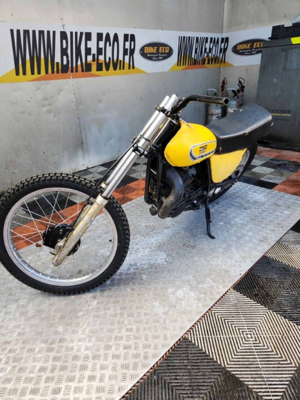 YAMAHA YZ250 4