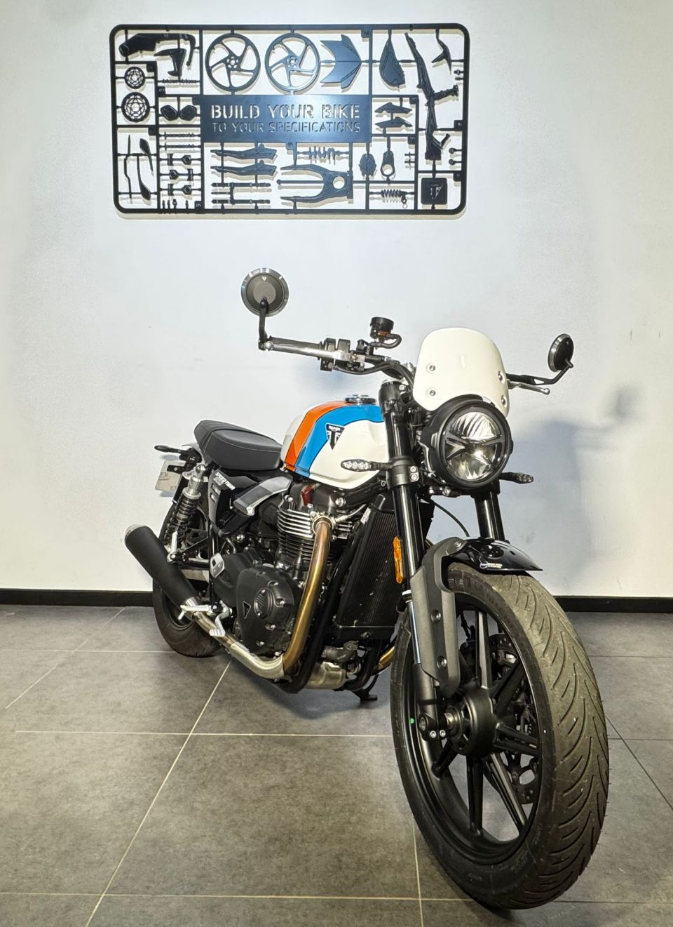 TRIUMPH SPEED TWIN 900 4