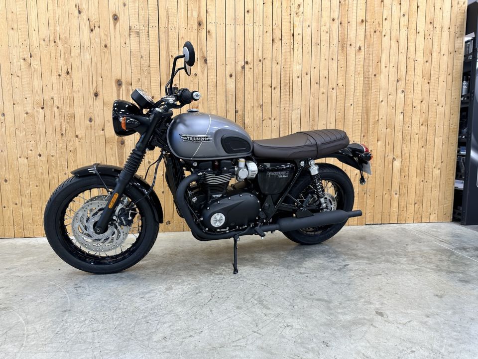 TRIUMPH Bonneville T120 Black 4