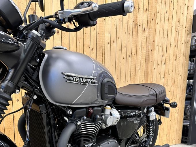 TRIUMPH Bonneville T120 Black 4
