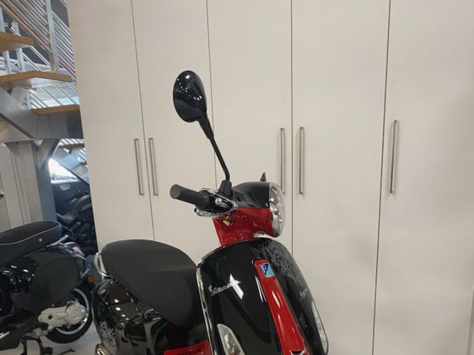 VESPA PRIMAVERA 125 4