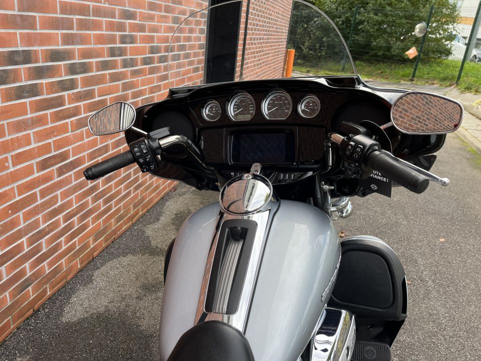 HARLEY-DAVIDSON TOURING ULTRA LIMITED 1868  4