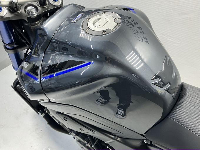 YAMAHA FZ8 4