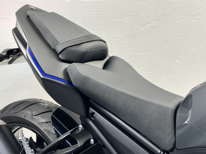 YAMAHA FZ8 4