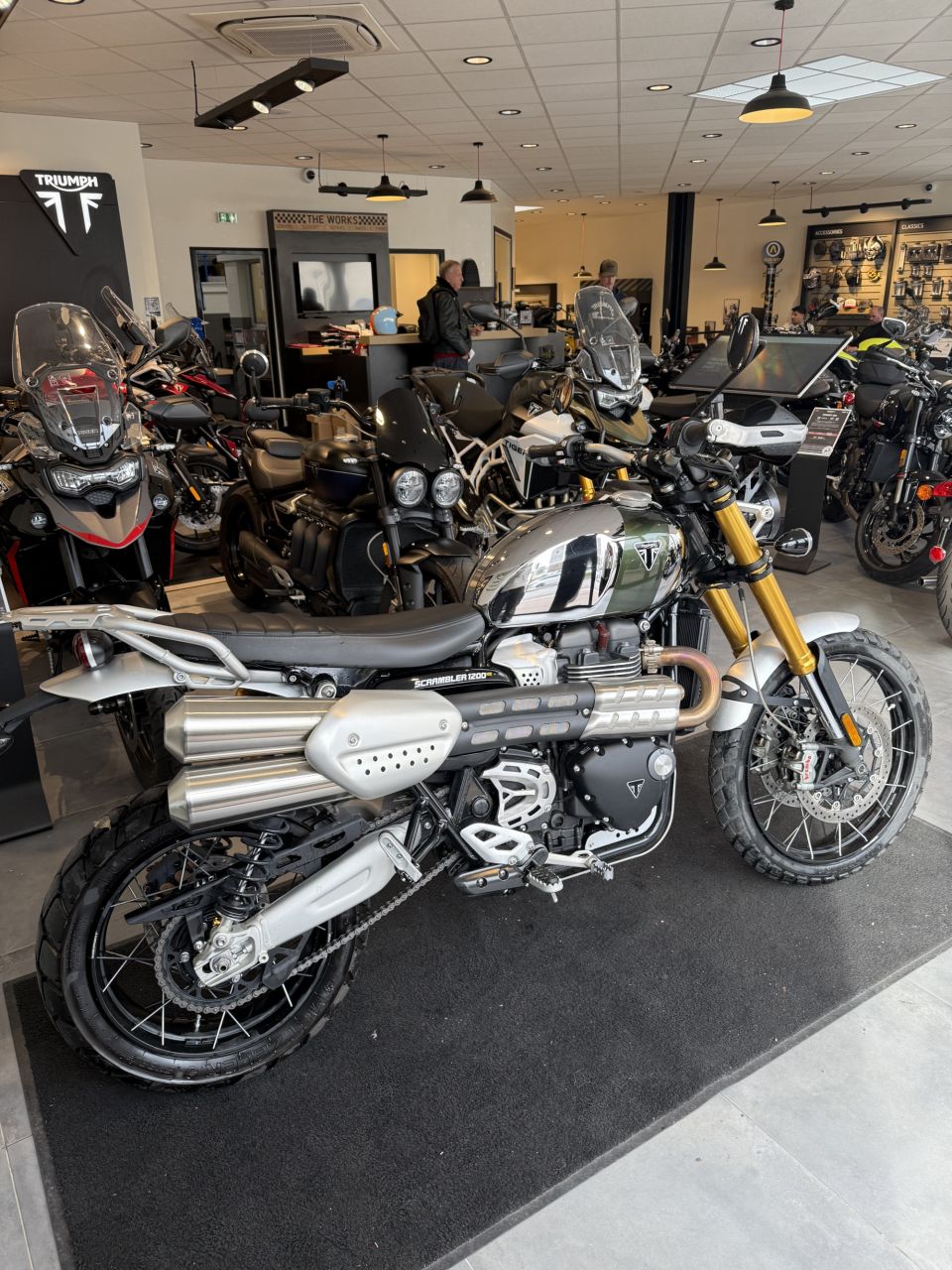 TRIUMPH SCRAMBLER 1200 XE 4