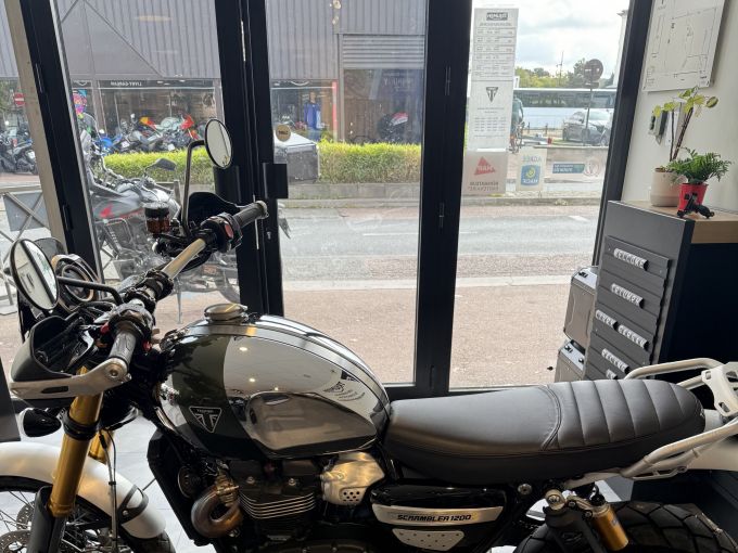 TRIUMPH SCRAMBLER 1200 XE 4