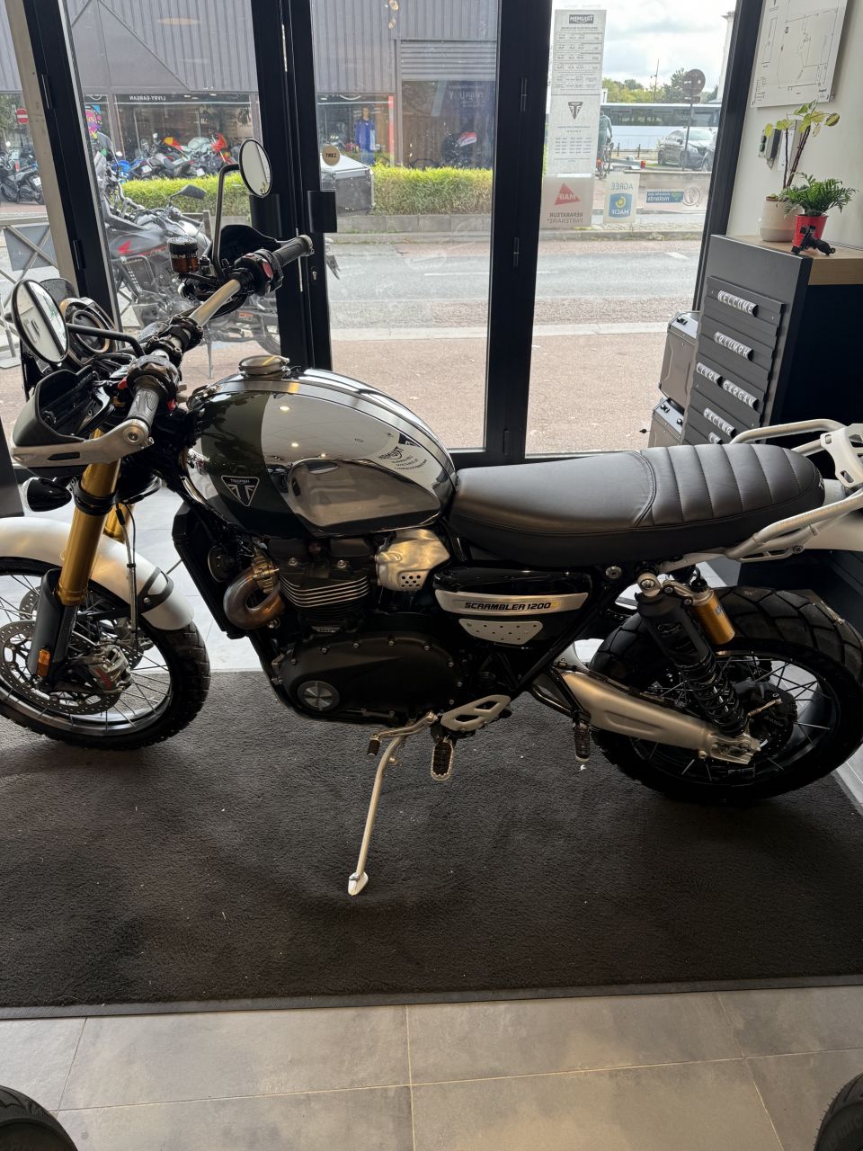 TRIUMPH SCRAMBLER 1200 XE 4