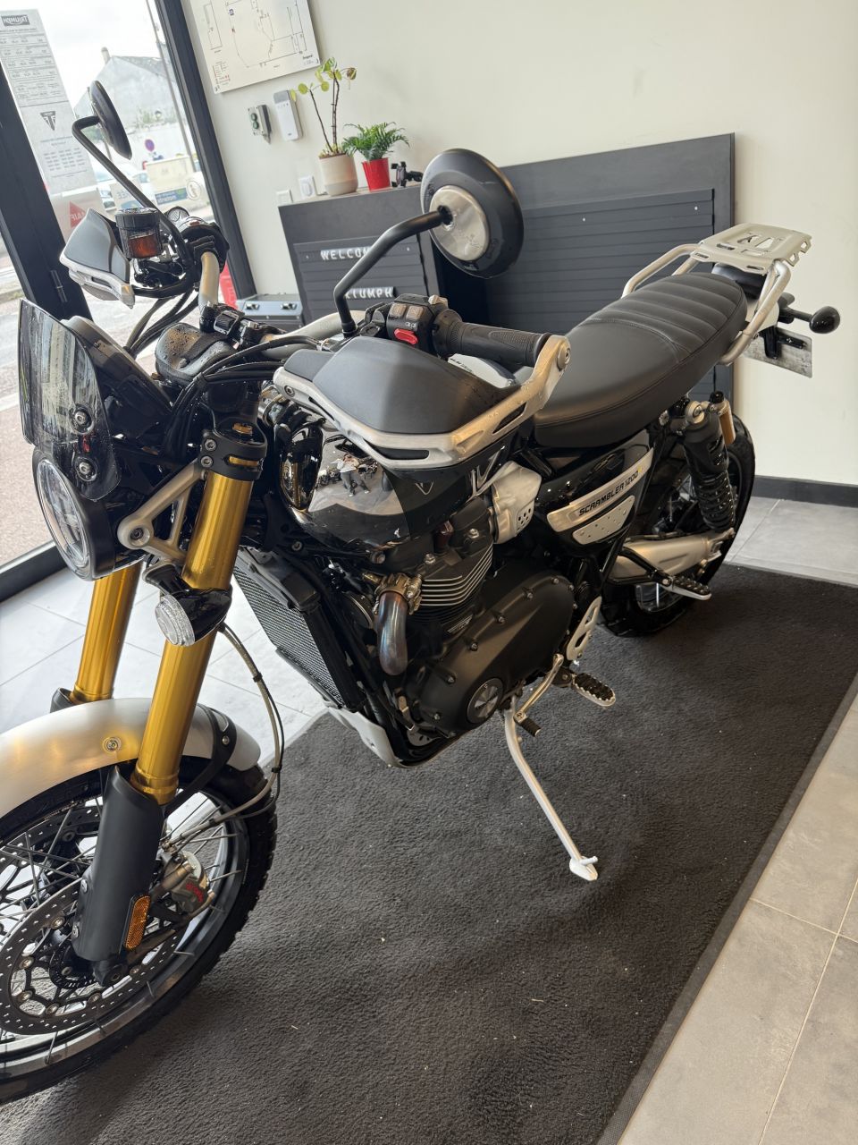 TRIUMPH SCRAMBLER 1200 XE 4