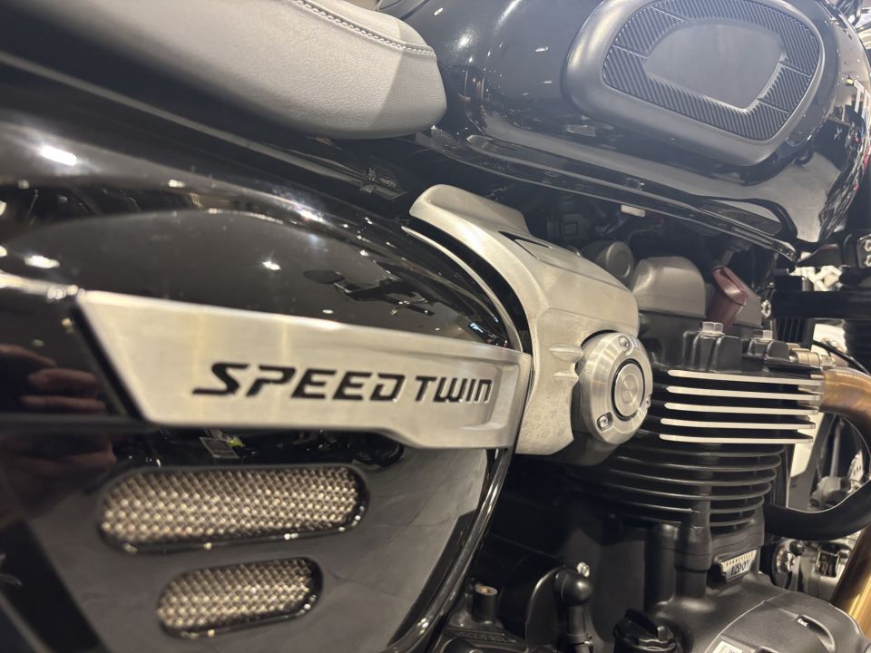 TRIUMPH SPEED TWIN 1200 4