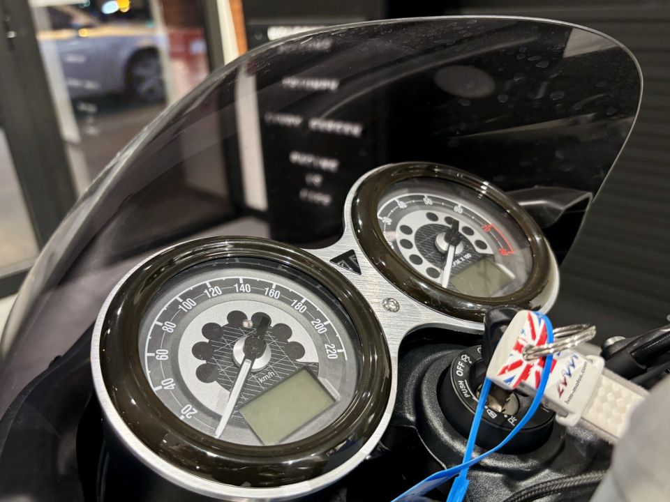 TRIUMPH SPEED TWIN 1200 4