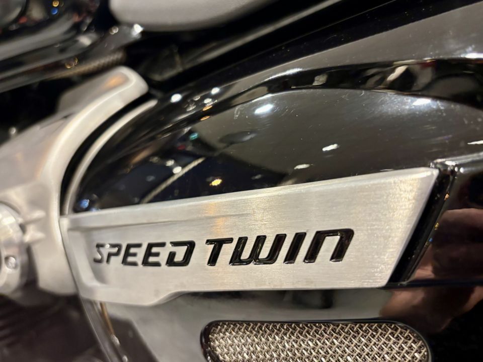 TRIUMPH SPEED TWIN 1200 4