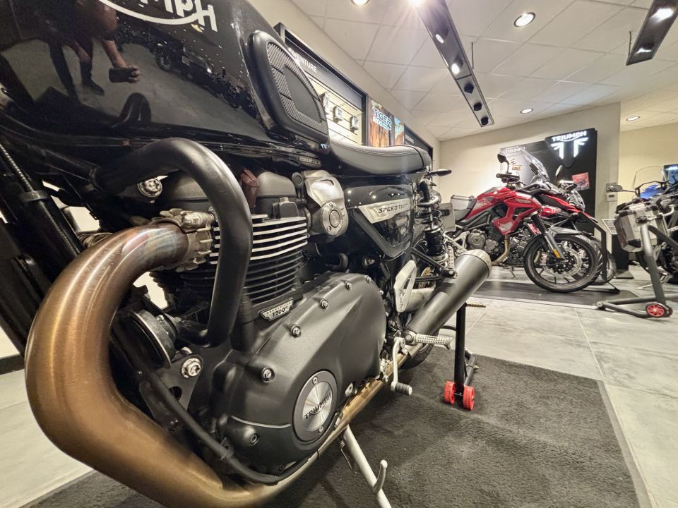TRIUMPH SPEED TWIN 1200 4
