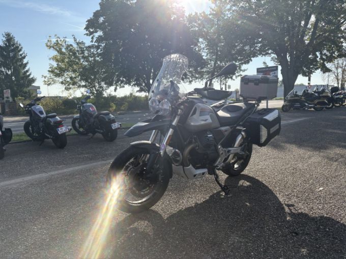 MOTO GUZZI V85 TT 4