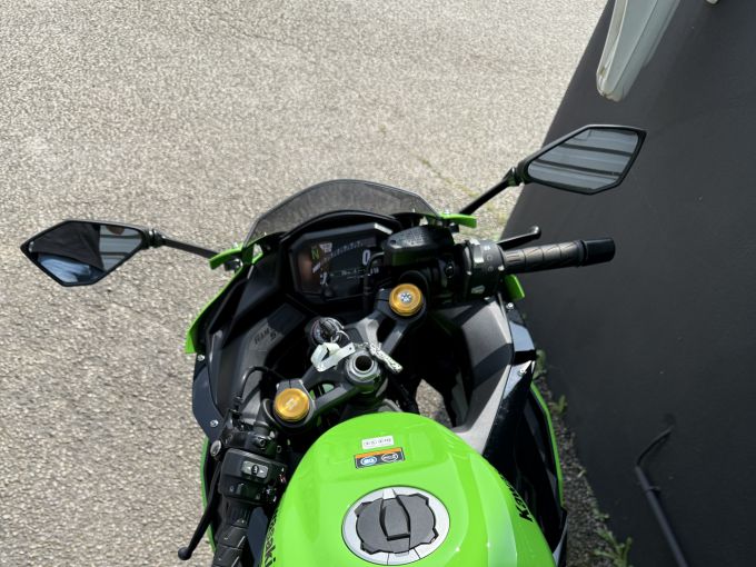 KAWASAKI Ninja ZX-4RR 4