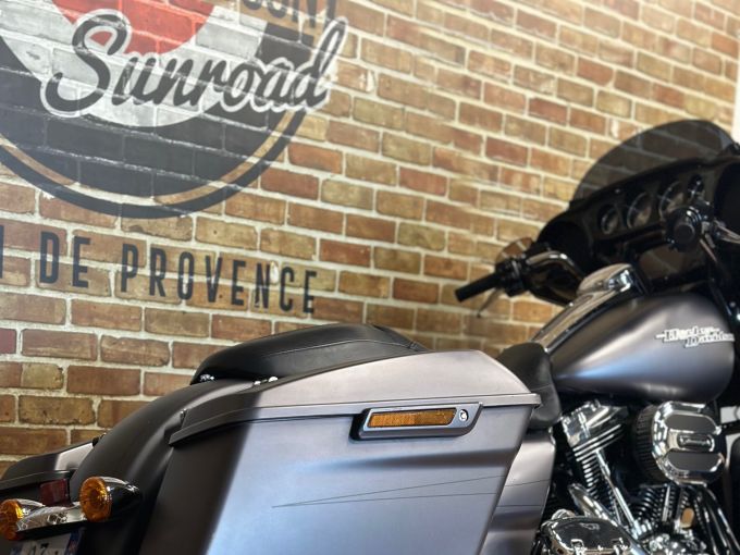 HARLEY-DAVIDSON TOURING STREET GLIDE 1690 SPECIAL 4