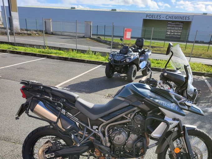 TRIUMPH TIGER 800 XRX 4