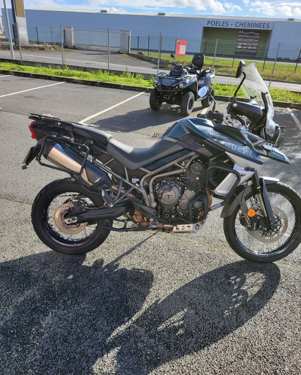 TRIUMPH TIGER 800 XRX 4