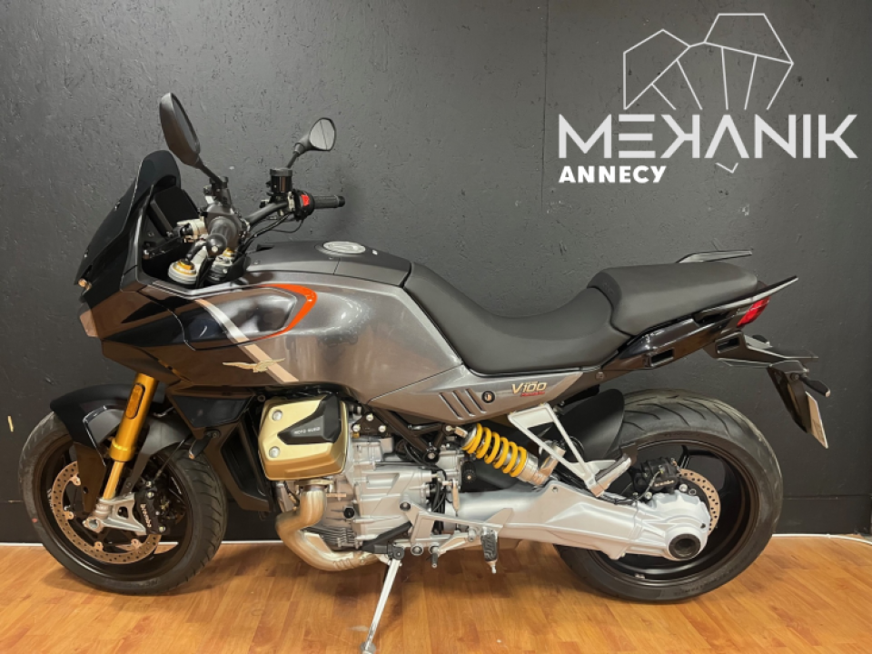 MOTO GUZZI V100 Mandello S 4