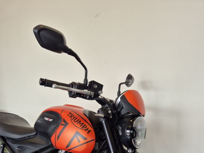 TRIUMPH TRIDENT 660 4