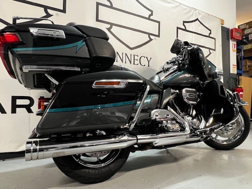 HARLEY-DAVIDSON TOURING ELECTRA ULTRA 1800 LIMITED CVO 4