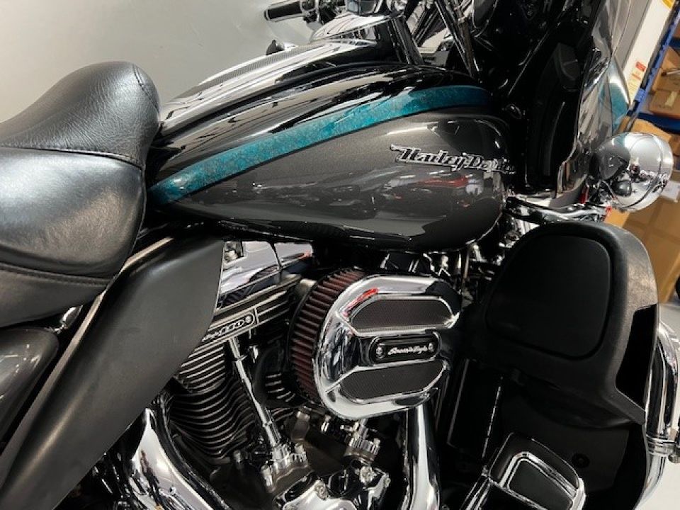 HARLEY-DAVIDSON TOURING ELECTRA ULTRA 1800 LIMITED CVO 4