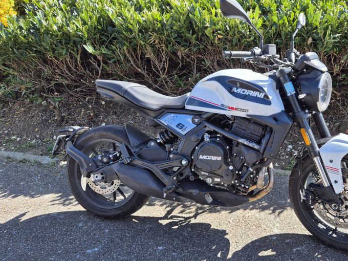 MOTO MORINI SEIEMMEZZO STR 650 4
