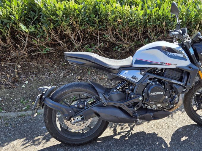 MOTO MORINI SEIEMMEZZO STR 650 4