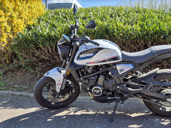 MOTO MORINI SEIEMMEZZO STR 650 4