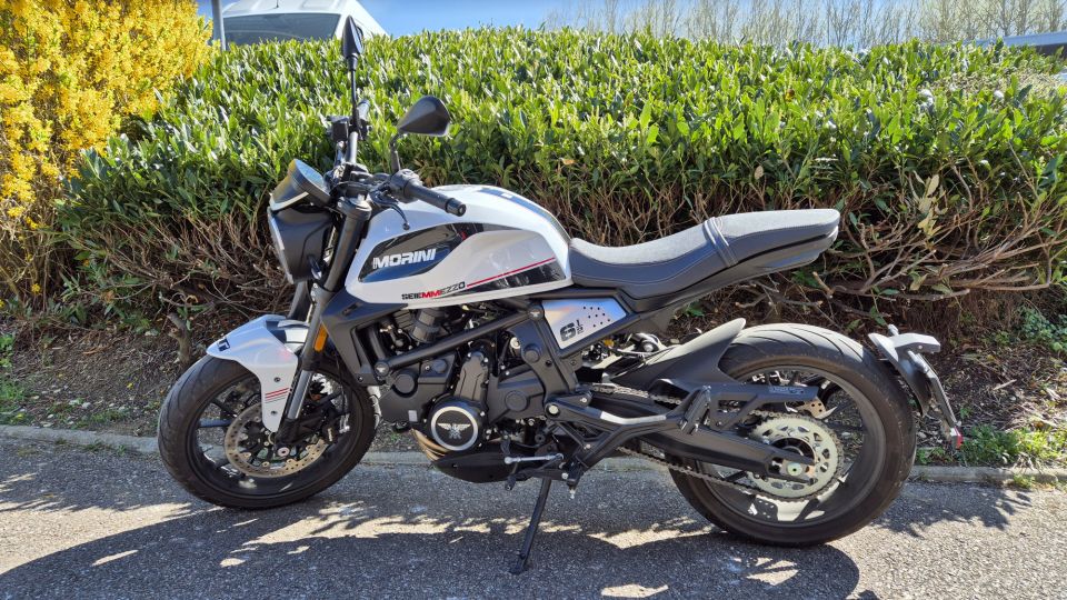 MOTO MORINI SEIEMMEZZO STR 650 4