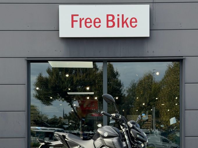 YAMAHA MT-125 ABS 4