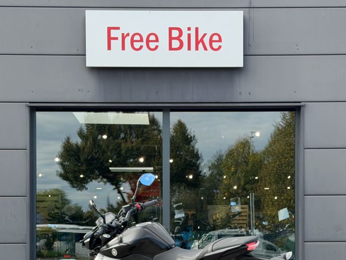 YAMAHA MT-125 ABS 4