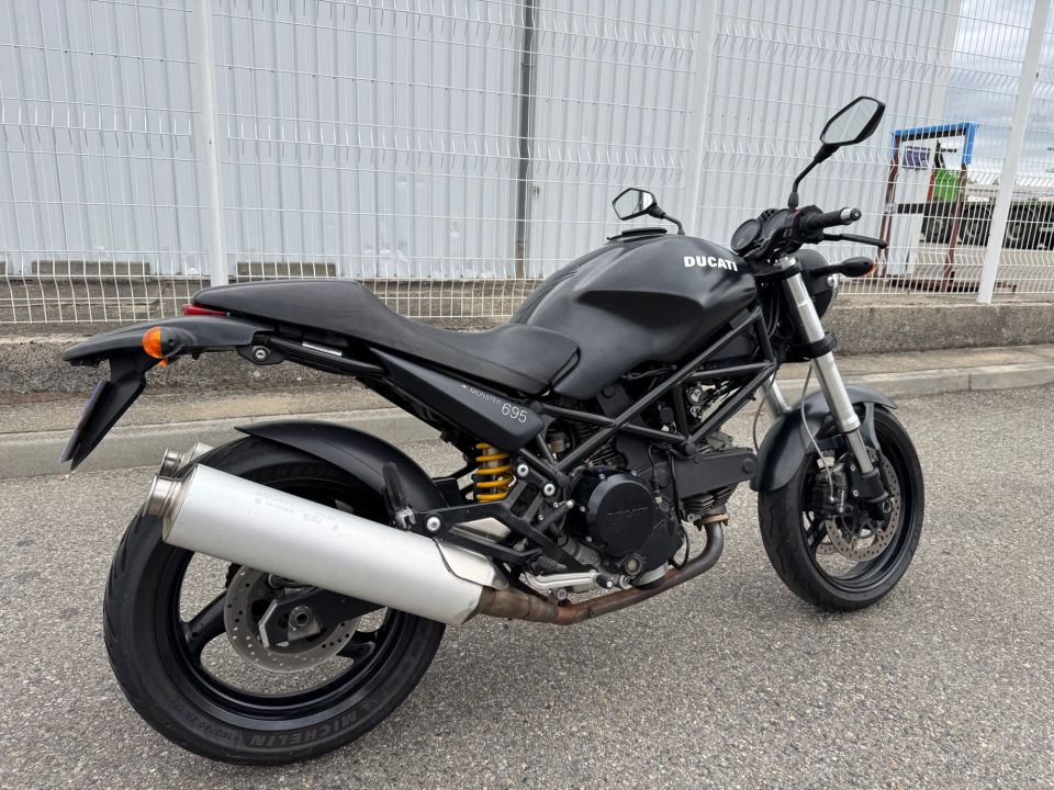 DUCATI 695 MONSTER 4