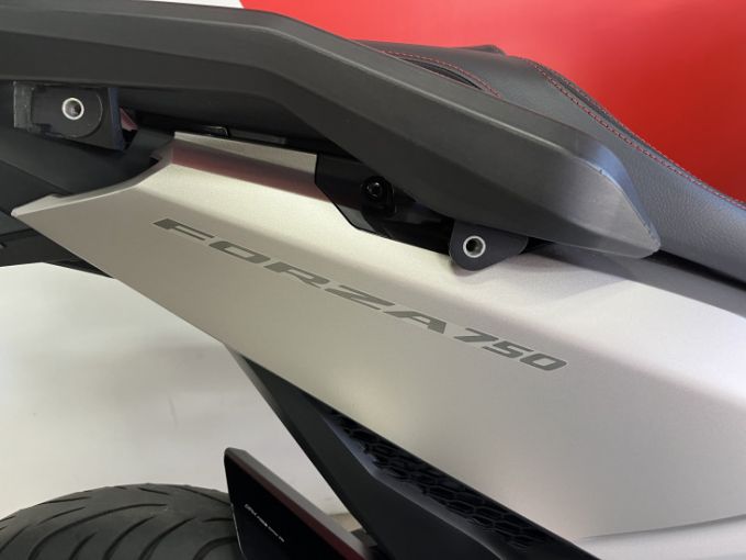 HONDA NSS FORZA 750 4