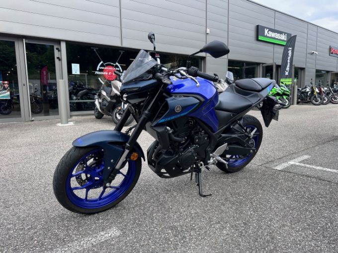YAMAHA MT03 4
