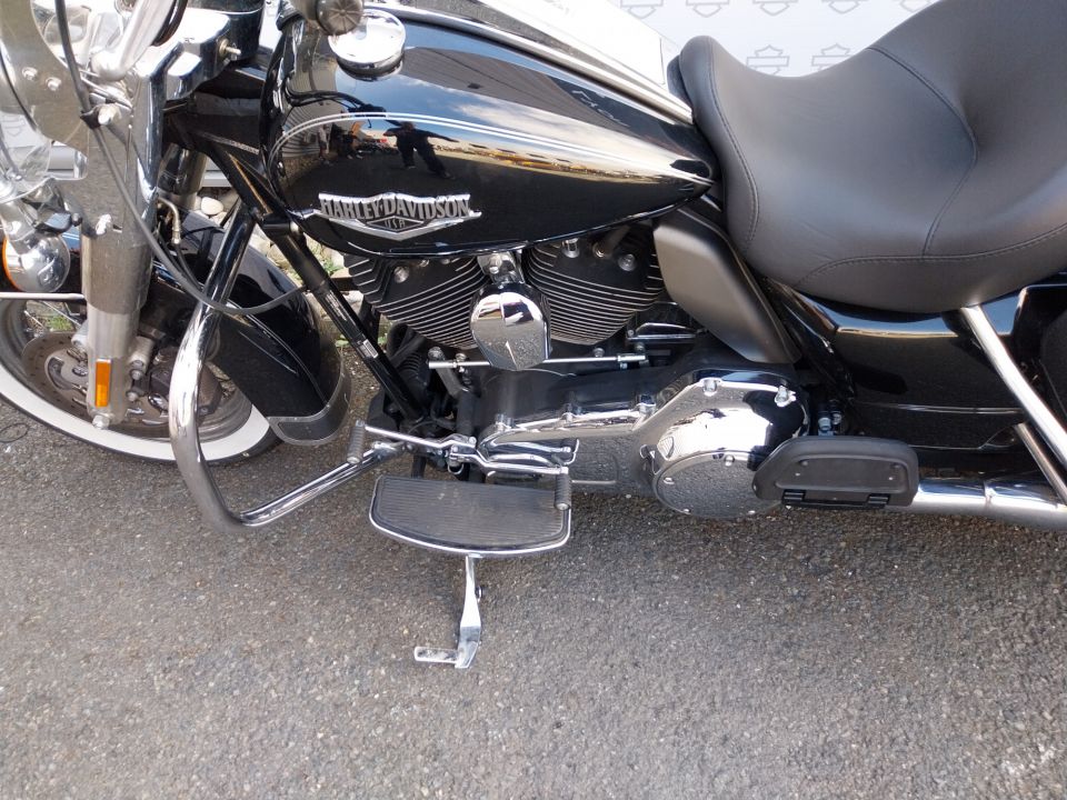 HARLEY-DAVIDSON TOURING ROAD KING 1690 CLASSIC 4