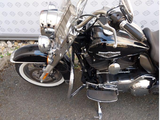 HARLEY-DAVIDSON TOURING ROAD KING 1690 CLASSIC 4