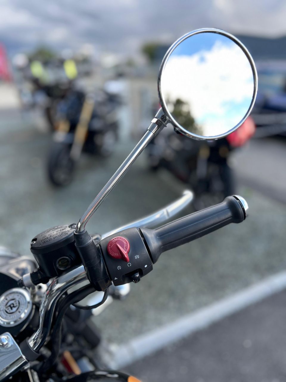 ROYAL ENFIELD CLASSIC 4