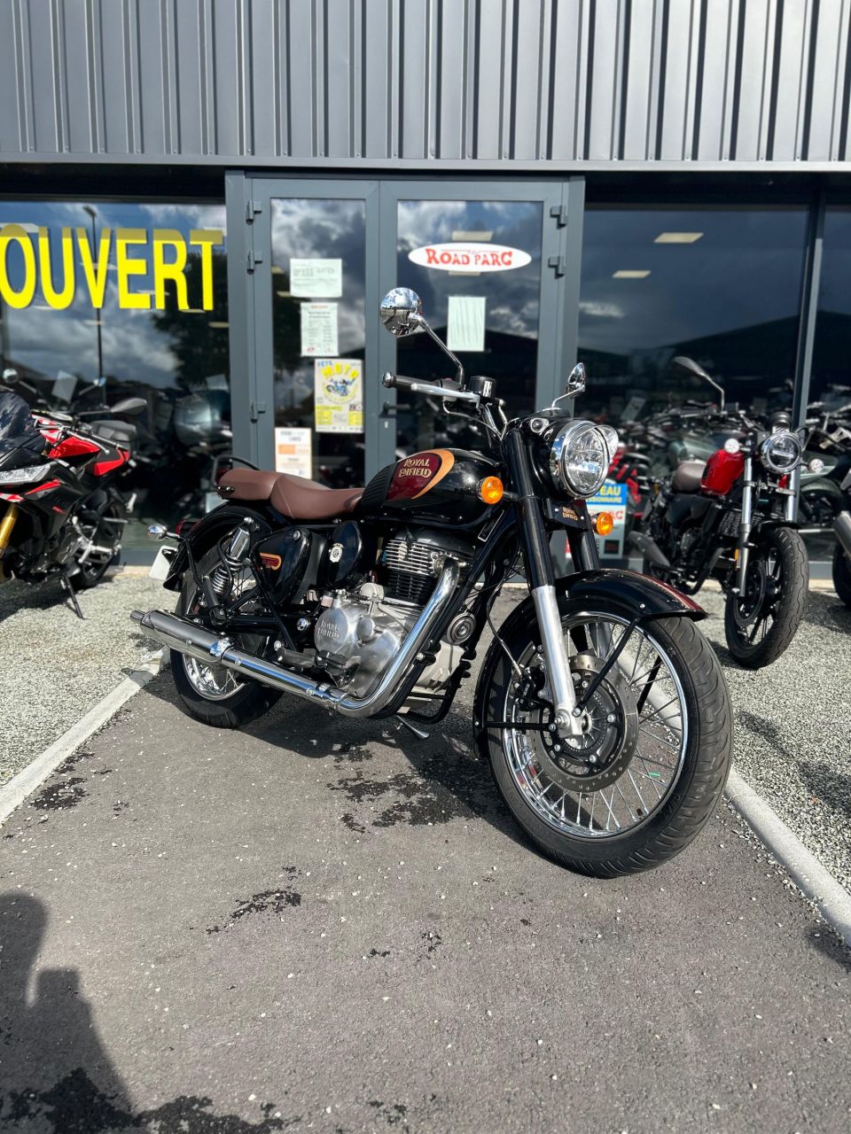 ROYAL ENFIELD CLASSIC 4