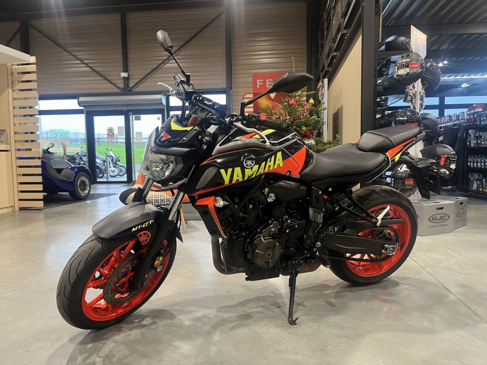 YAMAHA MT-07 (47.5CV) 4