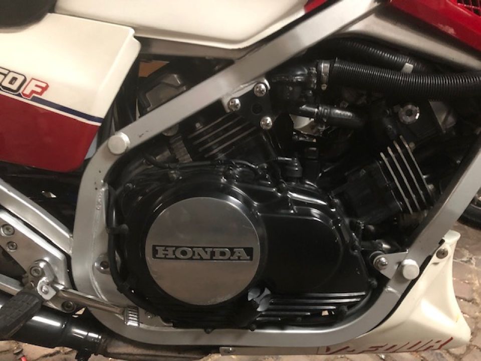 HONDA VFR 750 F 4
