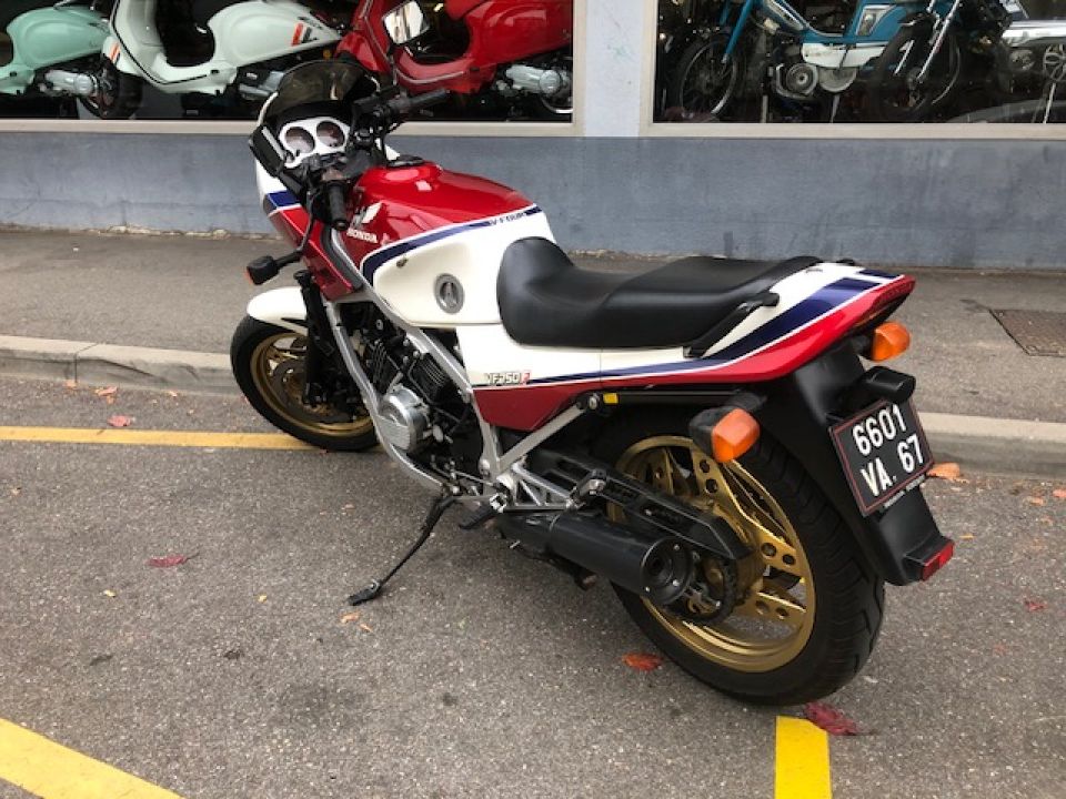 HONDA VFR 750 F 4